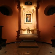 Bielsk Podlaski Parafia Matki Bożej z Góry Karmel posadzki Carrara, Indian Black