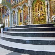 Hajnówka, Cerkiew p.w. Narodzenia Św. Jana Chrzciciela, posadzki marmurowe wraz ze schodami: Carrara, Jura, Verde Gwatemala.